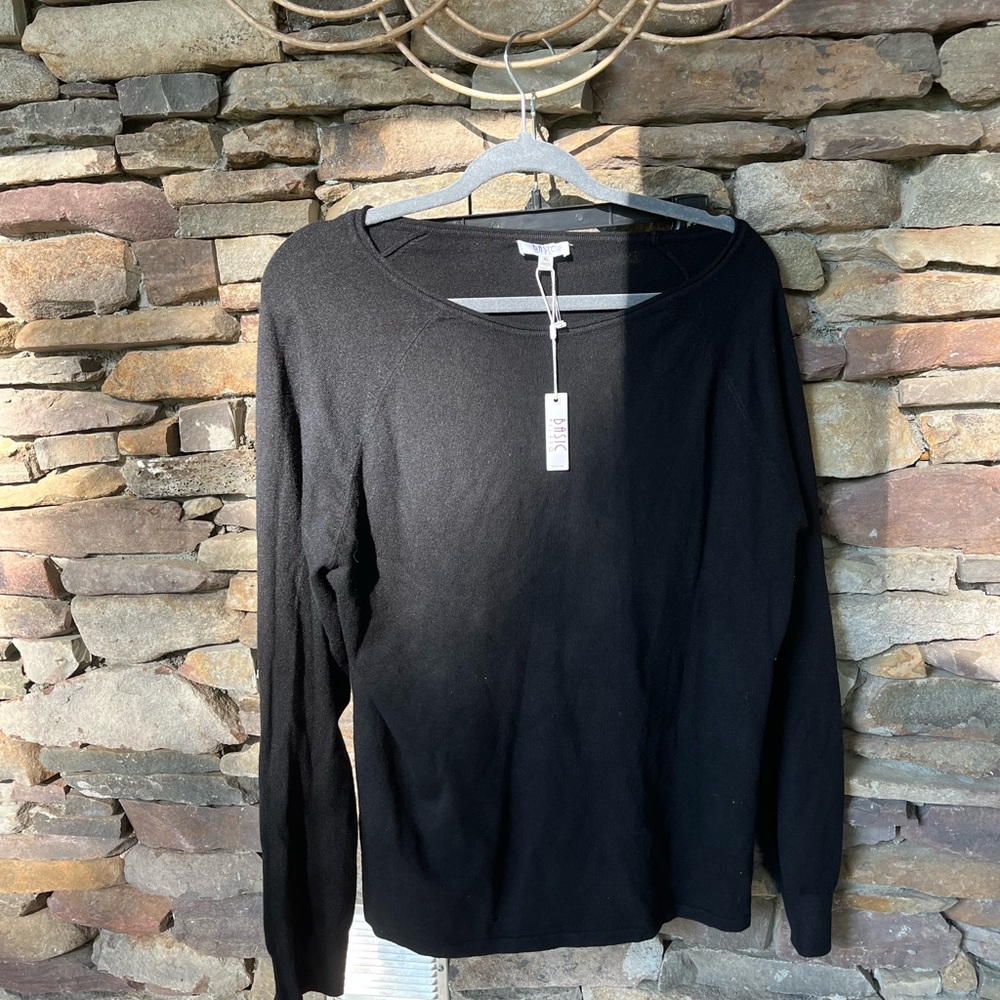 Women's Black Long Sleeve Top